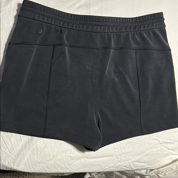 Lululemon softstreme high-rise 4” short - Picture 2 of 2